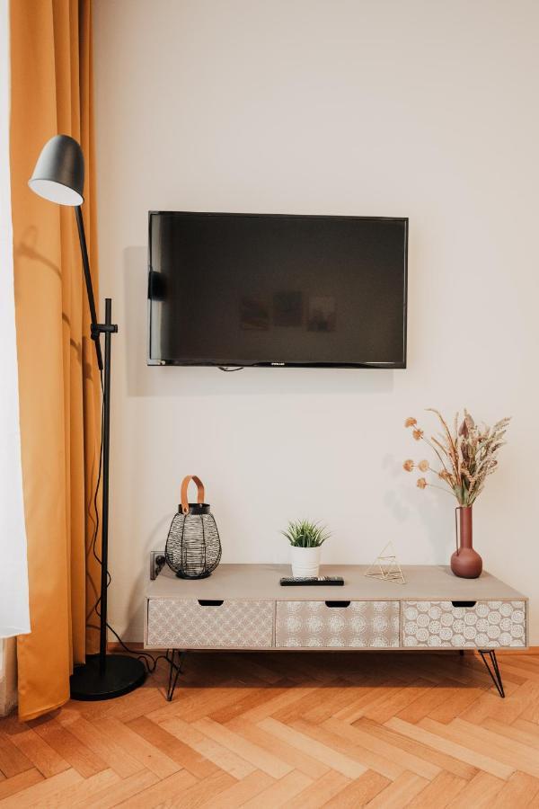 Elegant Studio, 400M From The Square Apartment Пилзен Екстериор снимка