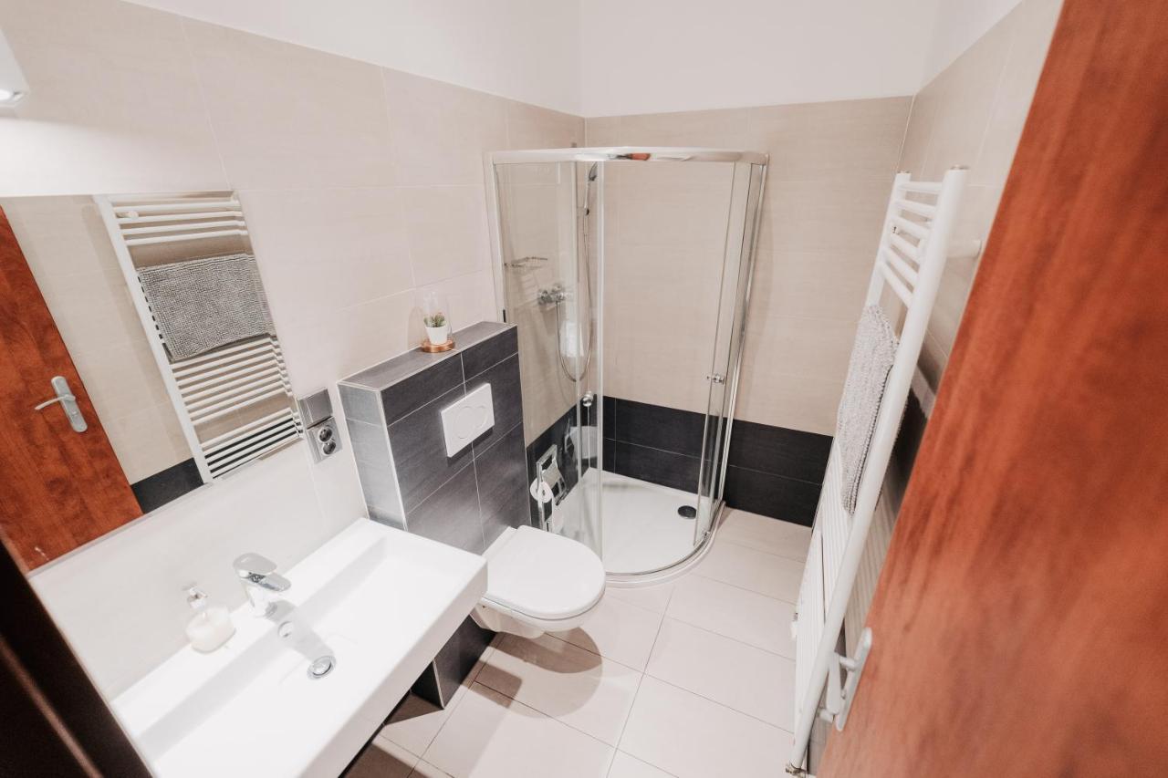 Elegant Studio, 400M From The Square Apartment Пилзен Екстериор снимка