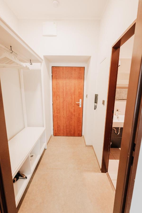 Elegant Studio, 400M From The Square Apartment Пилзен Екстериор снимка